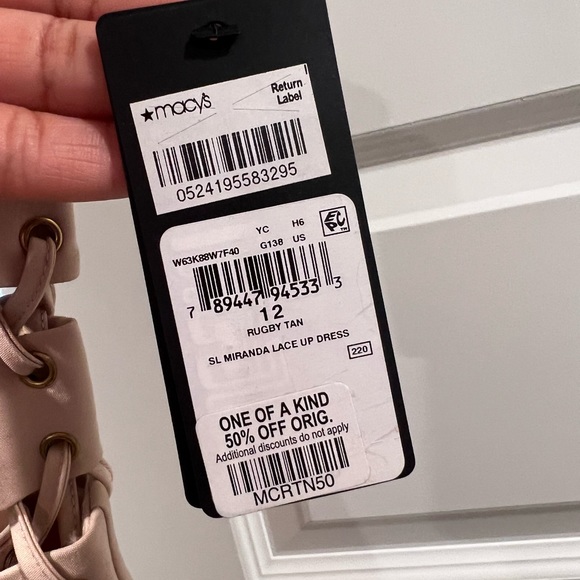 Brand New Guess cut out dress - Picture 4 of 5